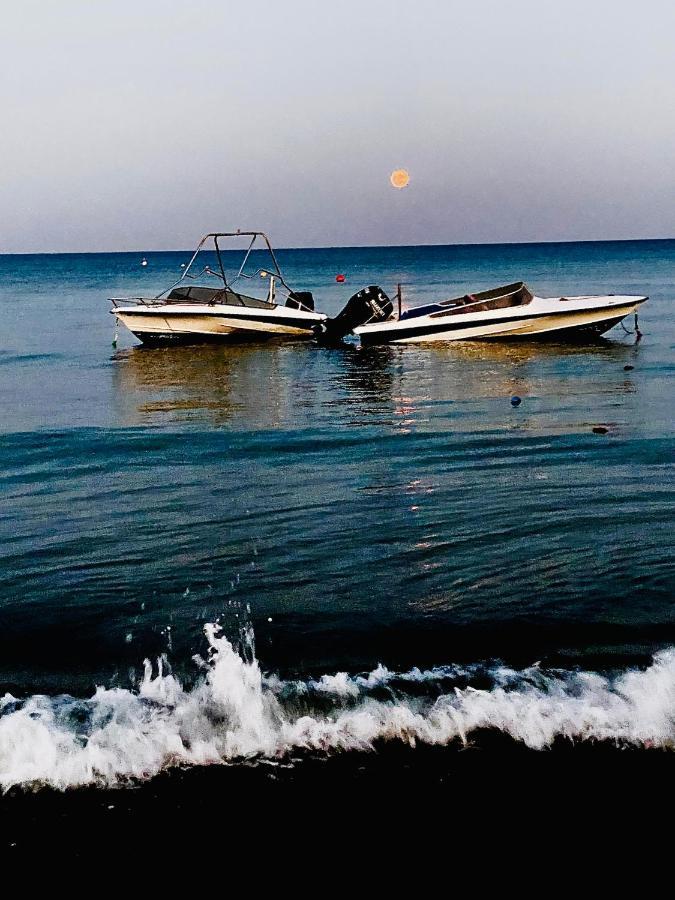 Kareem Flat Apartment Larnaca Bagian luar foto